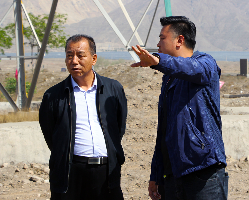 石嘴山市惠農區人大常委會主任田興海一行赴岳氏集團基地調研