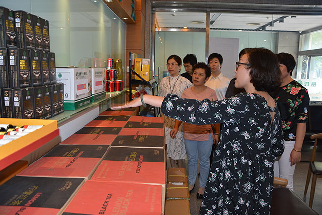 浙江地區代理商到北京岳氏集團總部參觀考察