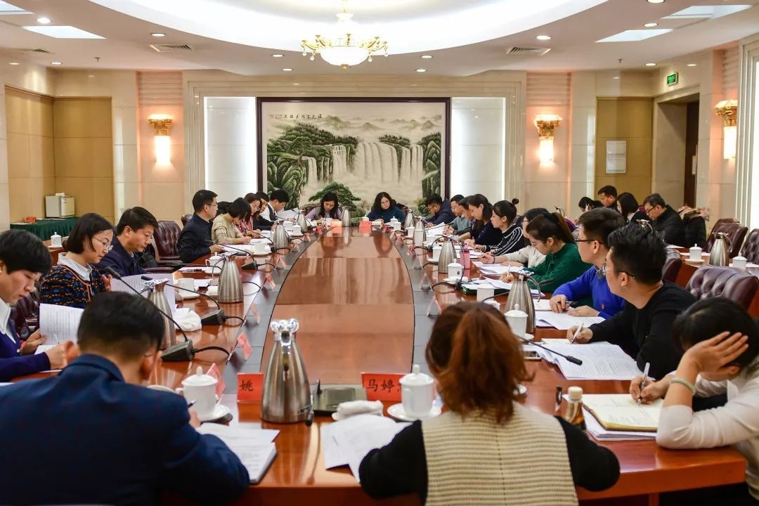 共青團寧夏區委十二屆二次全體(擴大)會議期間與會代表展開熱議